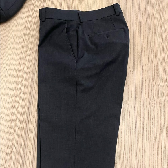 Bar III Men’s charcoal gray suit - Picture 5 of 8